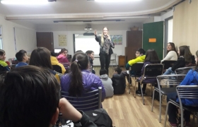 Visita de la English Language Fellow Anna McCourt a USHICANA